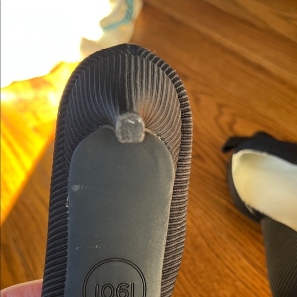 1901 Black Kitten Heel Women's Shoes - Picture 4 of 8